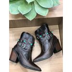 BOTA COURO LISO MARROM COM PEDRAS