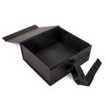 CAIXA PRESENTE PRETA C/ IMÃ E FITA DE CETIM 200X180X80 - 01 UNIDADE 