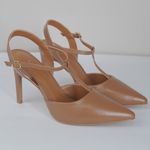 Scarpin Caramelo Salto Fino em Couro Fivela Ajustável