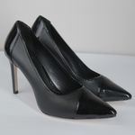 Scarpin Preto Salto Fino em Couro