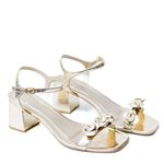 Sandália Dourada Salto Bloco Flores Couro