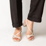 Sandália Off White Salto Bloco Couro