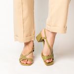 Sandália Verde Pistache Salto Bloco Couro