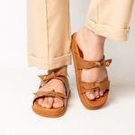 Sandália Papete Caramelo Ana Couro