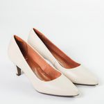 Scarpin Confort Salto Fino Off White em Couro Clarice