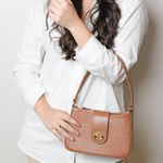 Bolsa Tiracolo Caramelo em Couro Pequena Mari
