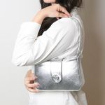 Bolsa Tiracolo Prata em Couro Pequena Mari