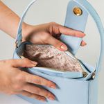 Bolsa Tiracolo Azul Candy em Couro Pequena Mari