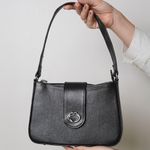 Bolsa Tiracolo Preta em Couro Pequena Mari