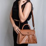 Bolsa de Mão Caramelo em Couro com Alça Tiracolo Média