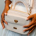 Bolsa Tiracolo Off White Couro Mikaele