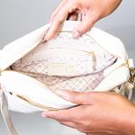 Bolsa Tiracolo Off White Couro 