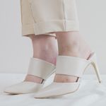 Scarpin Off White Salto Fino Couro