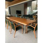 Mesa ripada madeira