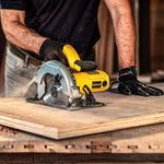 Serra Circular 7.1/4 pol 1600W SC16-B2 Stanley 220V