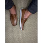 Mocassim Masculino Clássico Em Couro Taupe M22