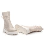 Bota Feminina Tratorada em Couro Cano Médio Snow Aproprie 