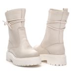 Bota Feminina Tratorada em Couro Cano Médio Snow Aproprie 