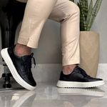 Tênis Wave couro preto sola tratorada