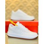 Tênis NK Branco com Solado Caramelo