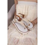 Flatform Off-White com Tachas Douradas e Detalhe Metalizado