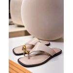 Rasteira Gelo com Detalhe Dourado no Dedo