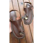 Rasteira Café com Detalhe Metalizado no Dedão