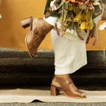 Peep Toe RetrÔ - Chocolate e Madeira - DESEJO