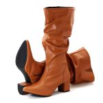 Botas Femininas Sloutchy Lirom Cano Alto Enrugado Bico Fino Caramelo