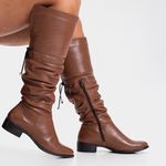 Bota Montaria Cano longo enrugada Leticia em Couro Havana
