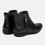 Bota Feminina Flat Carola Em Couro Preto 
