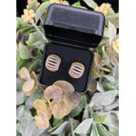 Brinco Elegante com Pedras