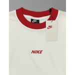 Camiseta Nike Oversized Perfumada - Branca com a Gola e Logo Veremelho Escuro