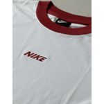 Camiseta Nike Oversized Perfumada - Branca com a Gola e Logo Veremelho Escuro