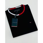 Camiseta Tommy Hilfiger Gola Diferenciada - Preta