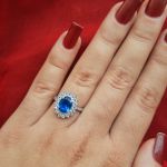 Anel Oval com Zircônias nas Laterais Prata 925