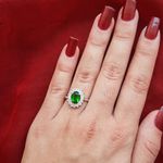Anel Oval com Zircônias nas Laterais Prata 925