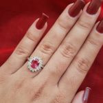 Anel Oval com Zircônias nas Laterais Prata 925