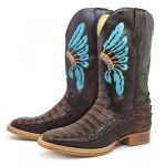 Bota Texana Exótica Masculina Couro Jacaré Tabaco e Dallas Café Bordado Indio – Tatu Virado 