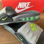 Chinelo Slid NK Air Max 90 Camden Chumbo Verde