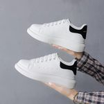 TENIS ALEXANDER MCQUEEN BRANCO PEPA PRETA