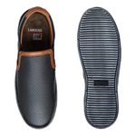 Slip On Street em Couro Preto + Gratis Relógio Digital Preto E L