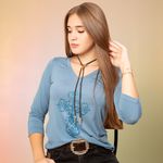 Blusinha Feminina Azul com Cruz em Pedraria