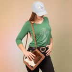 Blusinha Feminina Verde com Cruz em Pedraria