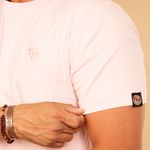 Camiseta Masculina Rosa Claro Logo Bordado