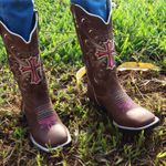 Bota Texana Feminina Cruz Rosa em Couro