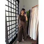 Macacão Pantalona com Babado Ella 22056 - Marrom 