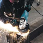 ESMERILHADEIRA ANGULAR 7" 2200W GA7020 INDUSTRIAL - MAKITA
