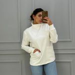 Blusa Ravena chantilly com bolsos e gola alta Trituê 