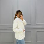 Blusa Ravena chantilly com bolsos e gola alta Trituê 